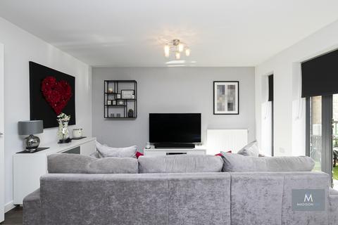 2 bedroom apartment to rent, Chigwell, Essex IG7