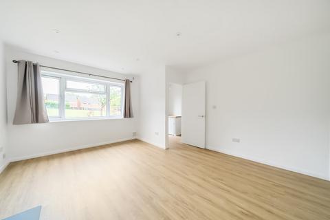 3 bedroom terraced house to rent, Whitmore Green, Farnham, Surrey, GU9