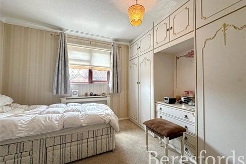 2 bedroom semi-detached house for sale, Mansard Close, Hornchurch, RM12