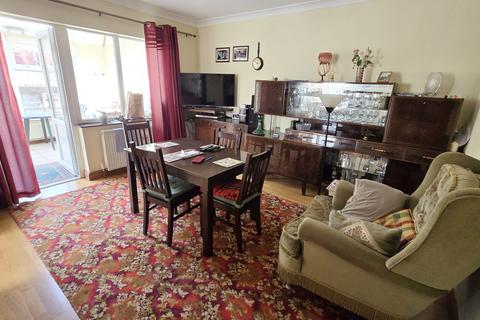 1 Meldreth Drive, Manchester, M12 4NB