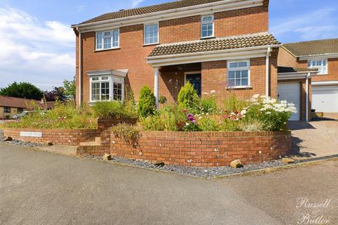 5 bedroom detached house for sale, Kingfisher Road, Buckingham