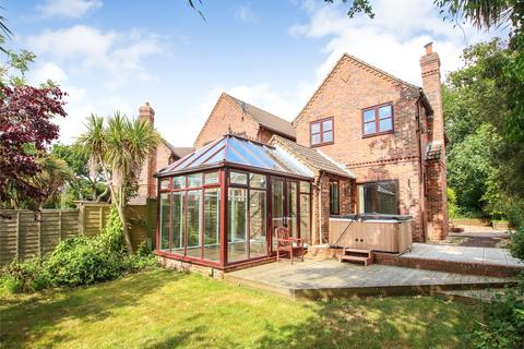 3 bedroom detached house for sale, Kings Close, Lymington, Hampshire, SO41