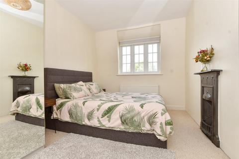 3 bedroom semi-detached house for sale, Horse Shoe Green, Sutton, Surrey