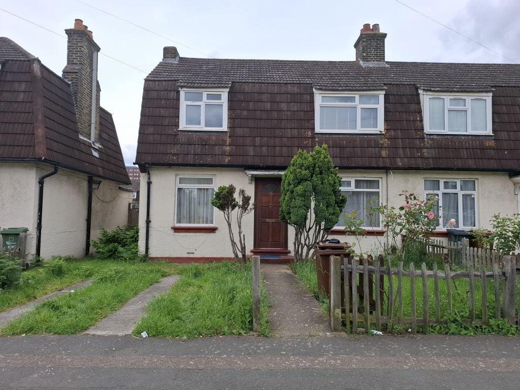 Jackson Road, Barking, IG11 3 bed semidetached house for sale £385,000