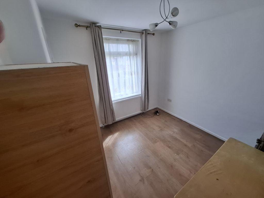 Jackson Road, Barking, IG11 3 bed semidetached house for sale £385,000