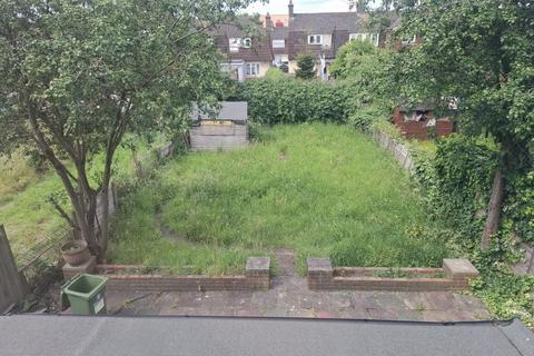 16 Jackson Road, Barking, IG11 7UE