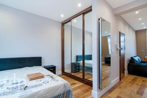 1 bedroom apartment to rent, Brewer Street, W1F