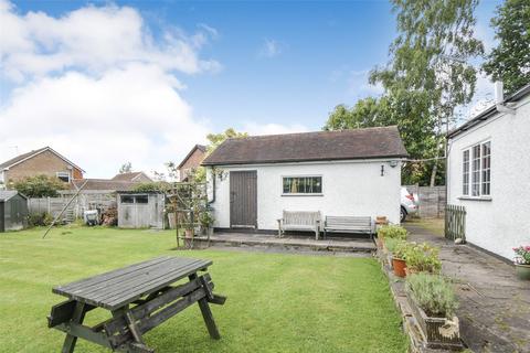 3 bedroom bungalow for sale, London Road, Hook RG27