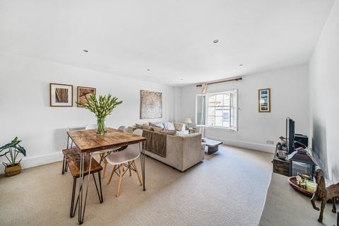 2 bedroom flat for sale, Caxton Yard, Farnham, GU9