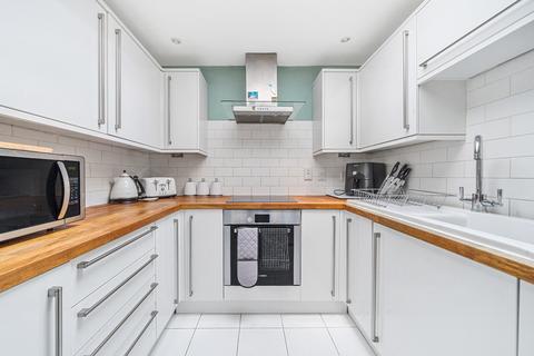 2 bedroom flat for sale, Caxton Yard, Farnham, GU9