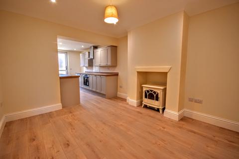 2 bedroom townhouse for sale, Church Street, Louth LN11