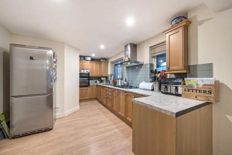 19 Clere Gardens, Chineham, Basingstoke, RG24 8LZ