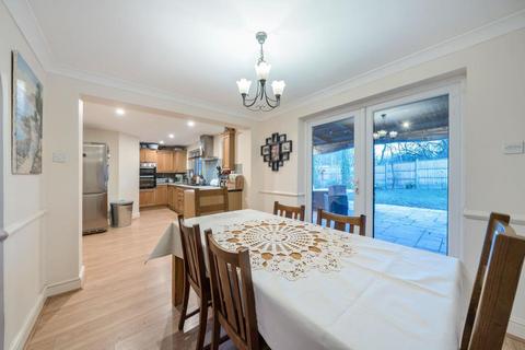 19 Clere Gardens, Chineham, Basingstoke, RG24 8LZ