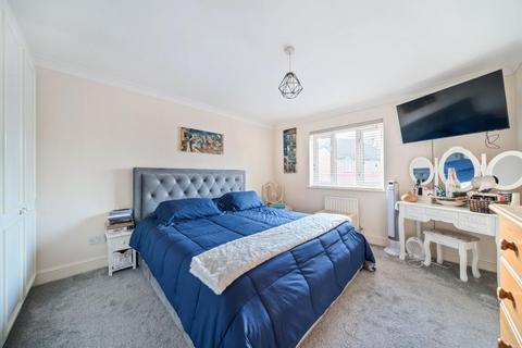 19 Clere Gardens, Chineham, Basingstoke, RG24 8LZ
