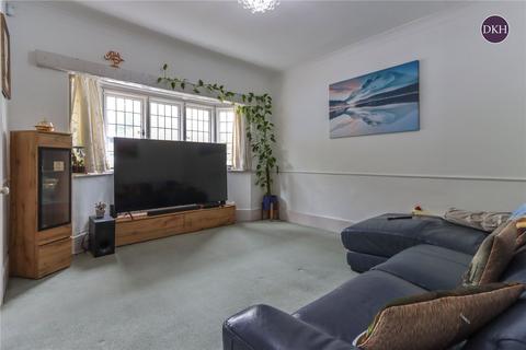 3 bedroom semi-detached house to rent, Rickmansworth WD3