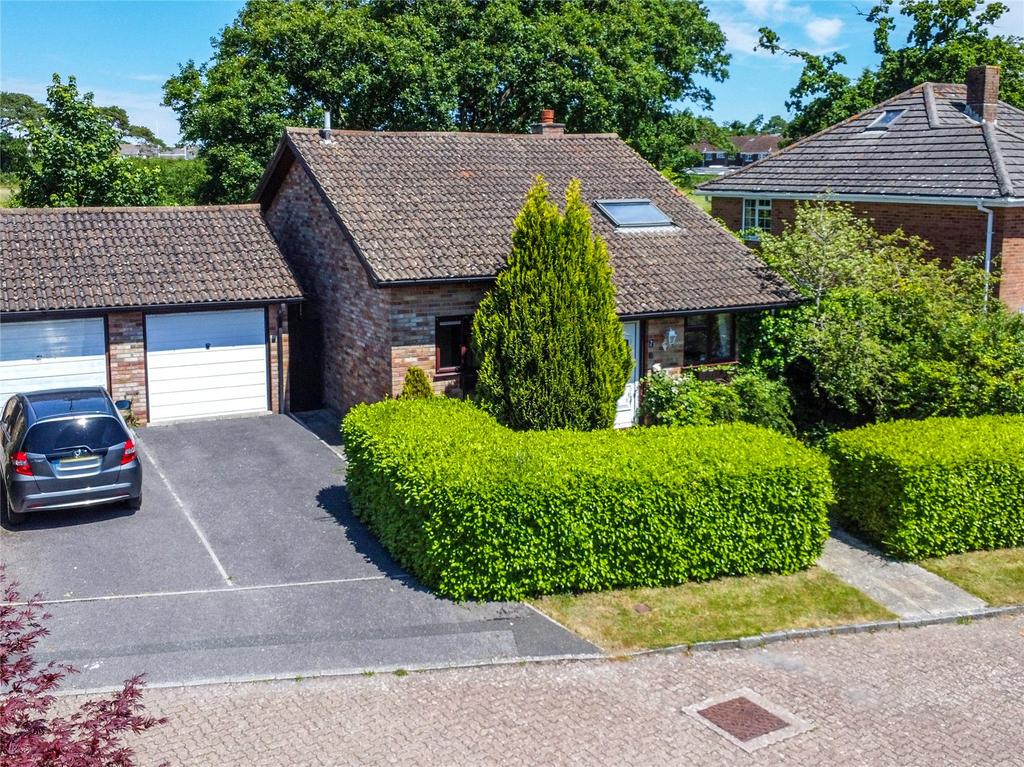Wentwood Gardens, New Milton... 2 bed bungalow for sale £389,950