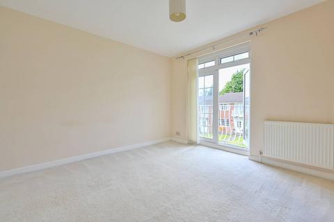 15 Brooklyn Close, Woking, GU22 7TH