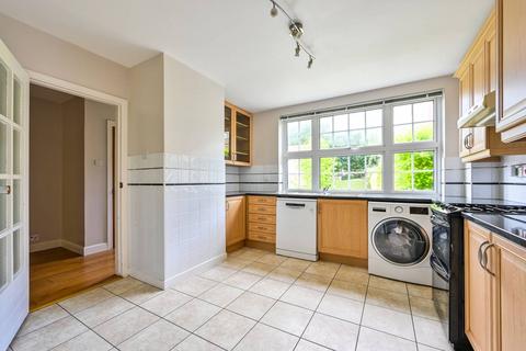 15 Brooklyn Close, Woking, GU22 7TH