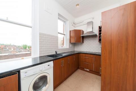 2 bedroom flat to rent, Langland Mansions, Hampstead, London, NW3