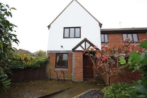 1 bedroom terraced house to rent, Bowers Close, Guildford GU4