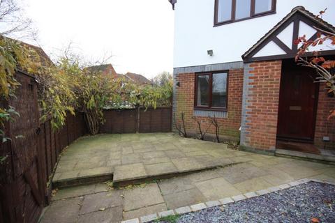 1 bedroom terraced house to rent, Bowers Close, Guildford GU4