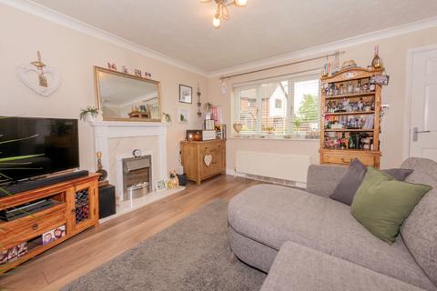 2 bedroom semi-detached house for sale, Harcourt Drive, Morley, Leeds