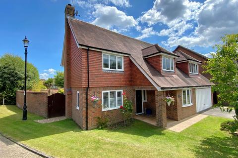 4 bedroom detached house for sale, Bloor Close, Horsham RH12