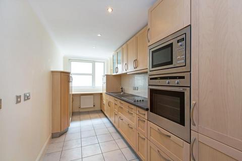 2 bedroom flat to rent, Broughton Avenue, Finchley Central, London, N3