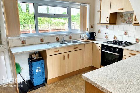 3 bedroom end of terrace house for sale, 16 Newland Way, Monmouth NP25 3LL