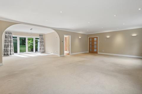 5 bedroom detached house to rent, Ince Road, Burwood Park, Walton-on-Thames, Surrey, KT12