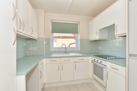 1 bedroom apartment for sale, Beach Road, Littlehampton, West Sussex