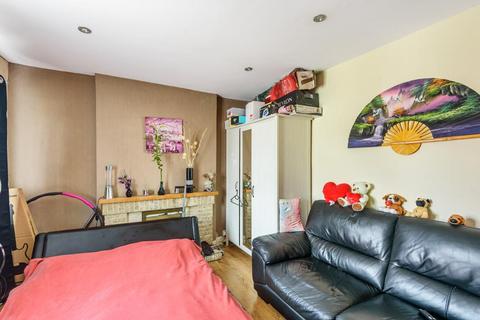 2 bedroom flat for sale, Harrow,  Greater London,  HA2