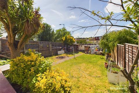 3 bedroom end of terrace house for sale, Wood Close, London NW9