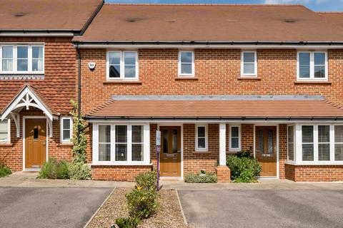 3 bedroom terraced house for sale, Highwood Crescent, Horsham, RH12