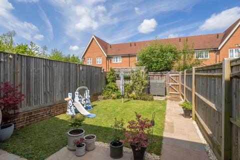 3 bedroom terraced house for sale, Highwood Crescent, Horsham, RH12