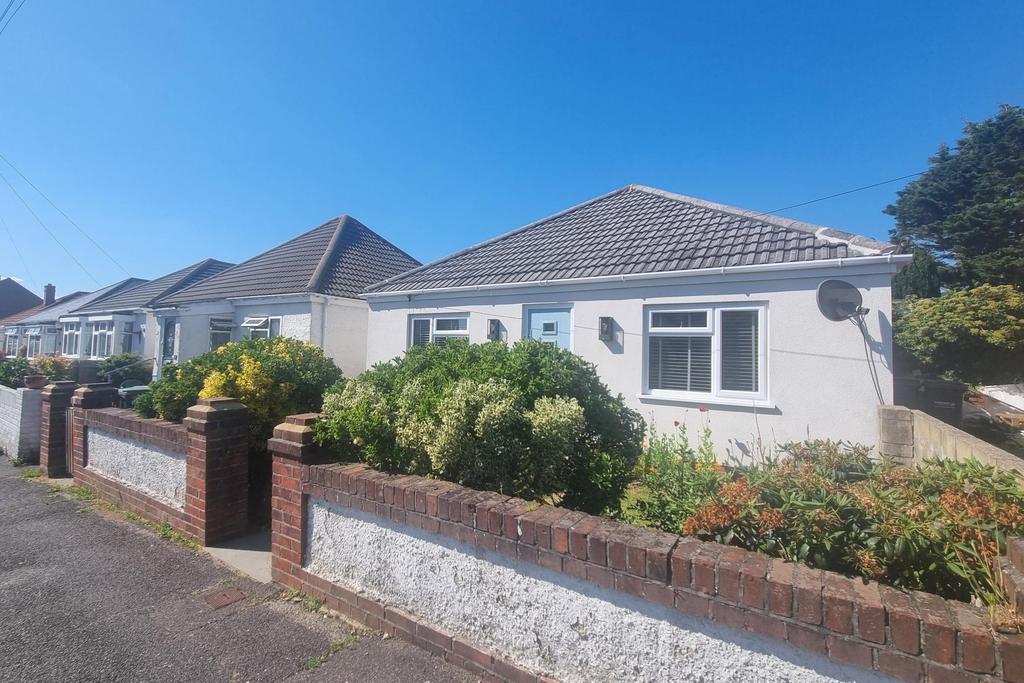 RAYNES ROAD, LEE ON SOLENT 3 bed detached bungalow for sale £525,000