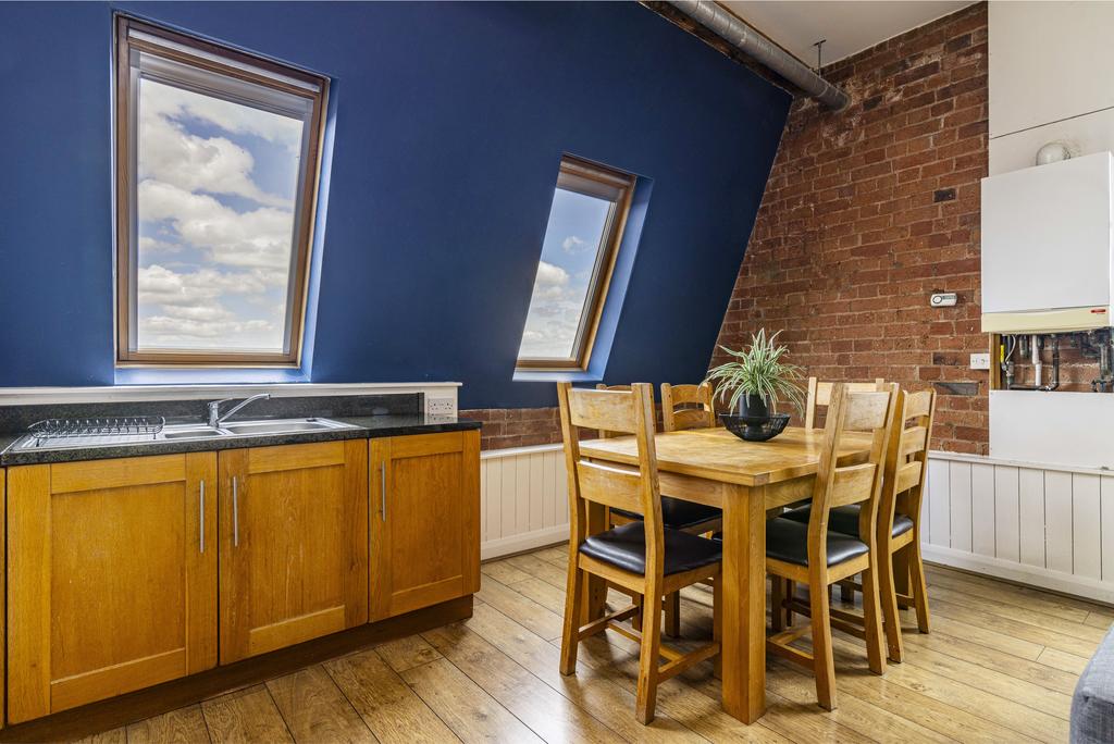 Kitchen/Dining