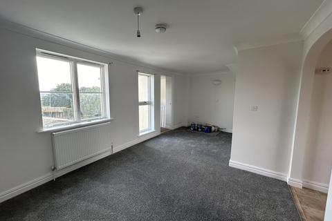 3 bedroom terraced house to rent, Royffe Way, Bodmin,