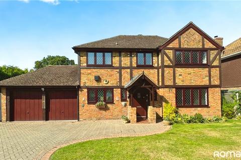 4 Crosby Gardens, Yateley, GU46 7RT