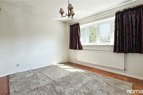 4 Crosby Gardens, Yateley, GU46 7RT