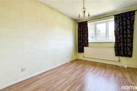 4 Crosby Gardens, Yateley, GU46 7RT