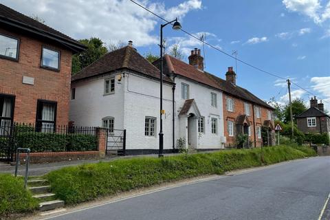 3 bedroom semi-detached house to rent, Swan Street, Newbury RG20