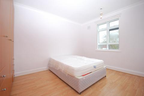 3 bedroom flat to rent, Dulwich Common East Dulwich SE22