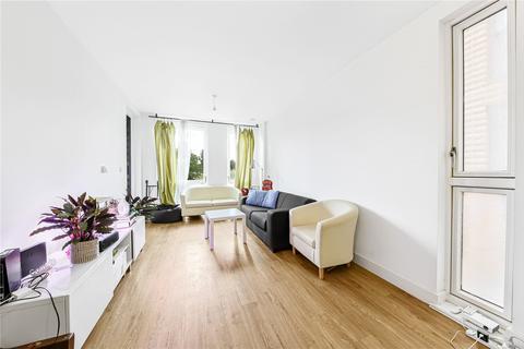 3 bedroom flat for sale, Seven Sisters Road, London N4