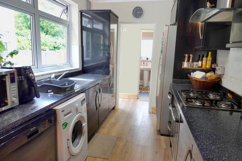 4 bedroom terraced house for sale, Luton High Street, Chatham, ME5