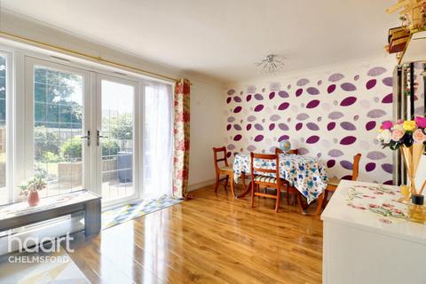 3 bedroom end of terrace house for sale, Wellington Close, Chelmsford