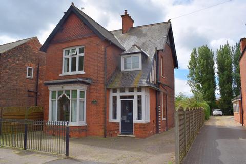 3 bedroom detached house for sale, Albert Street., Brigg, DN20