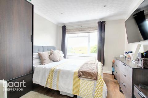 3 bedroom semi-detached house for sale, Charlton Road, Shepperton