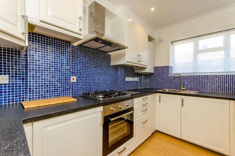 3 bedroom flat to rent, Aubyn Square, Roehampton, London, SW15