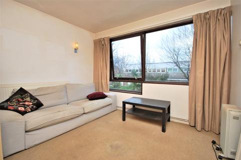 Studio to rent, Bampton Road Forest Hill SE23